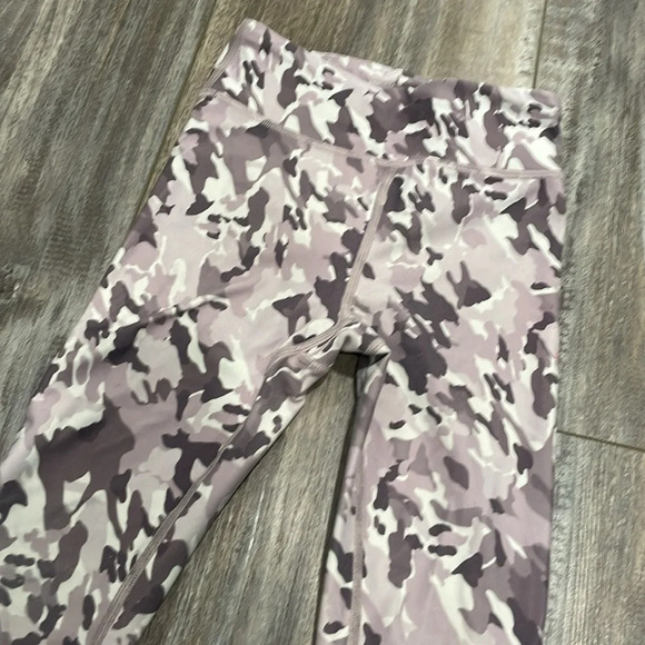 Athleta girl high rise printed chit chat tight in purple camo XS/6 - Picture 2 of 9